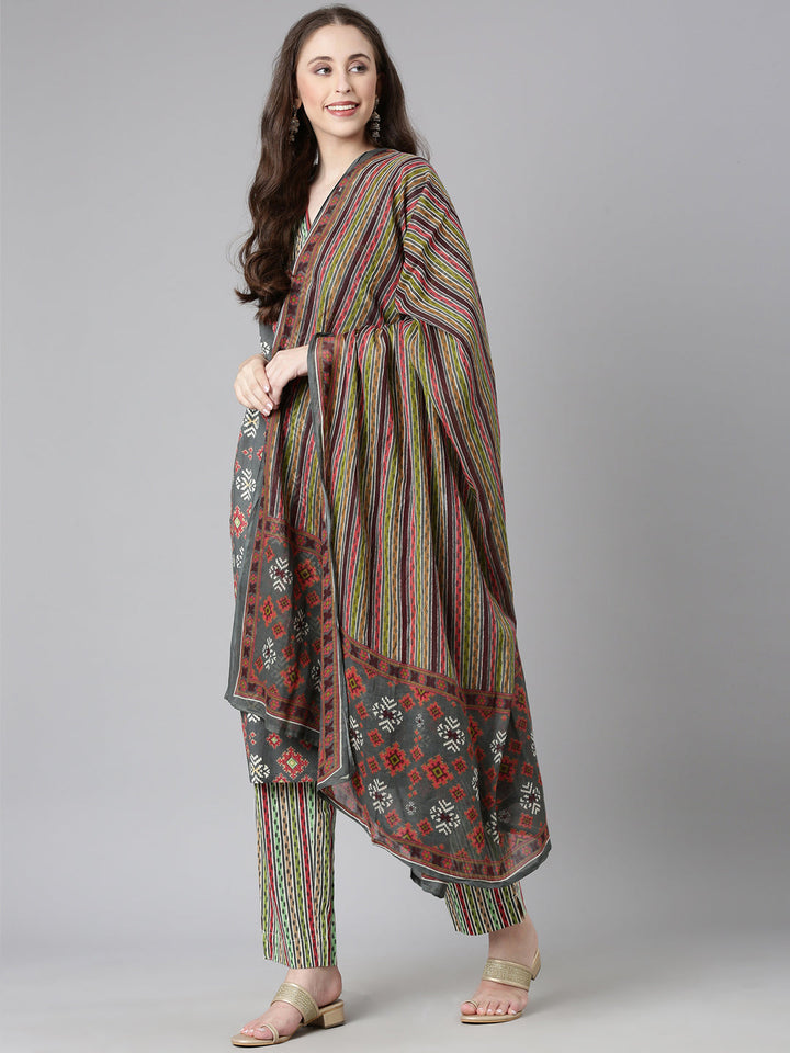 Neerus Grey Printed Straight Kurta and Trousers With Dupatta