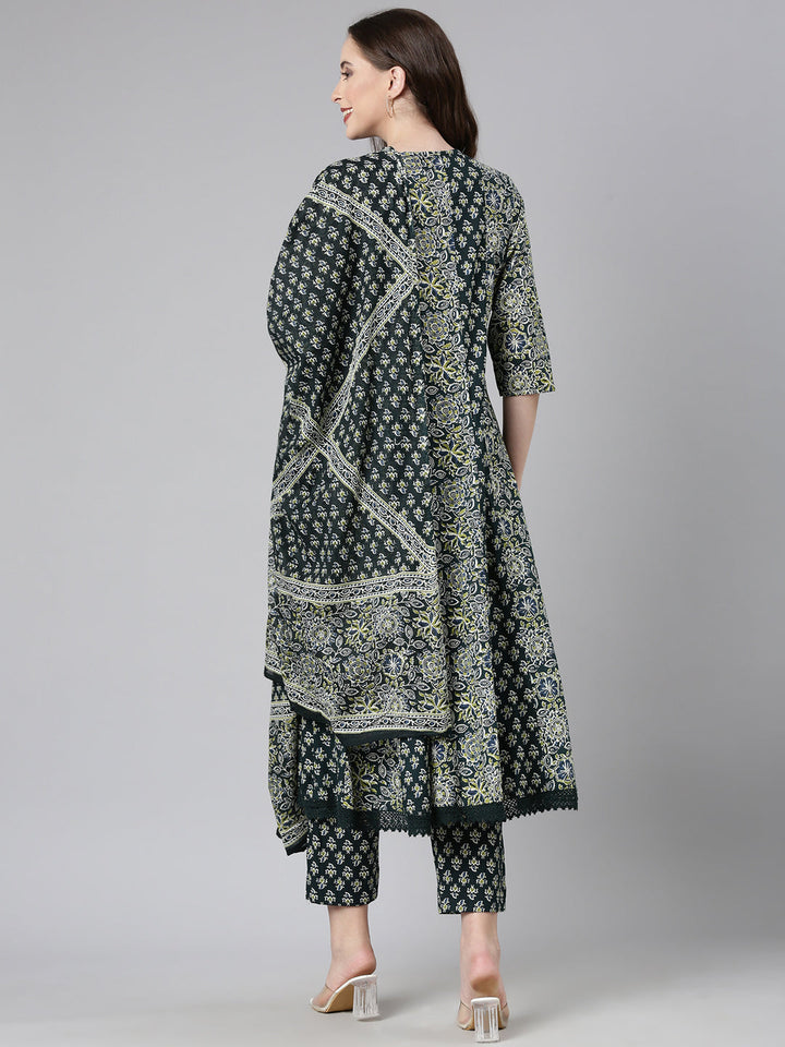 Neerus Green Printed Straight Kurta and Trousers With Dupatta