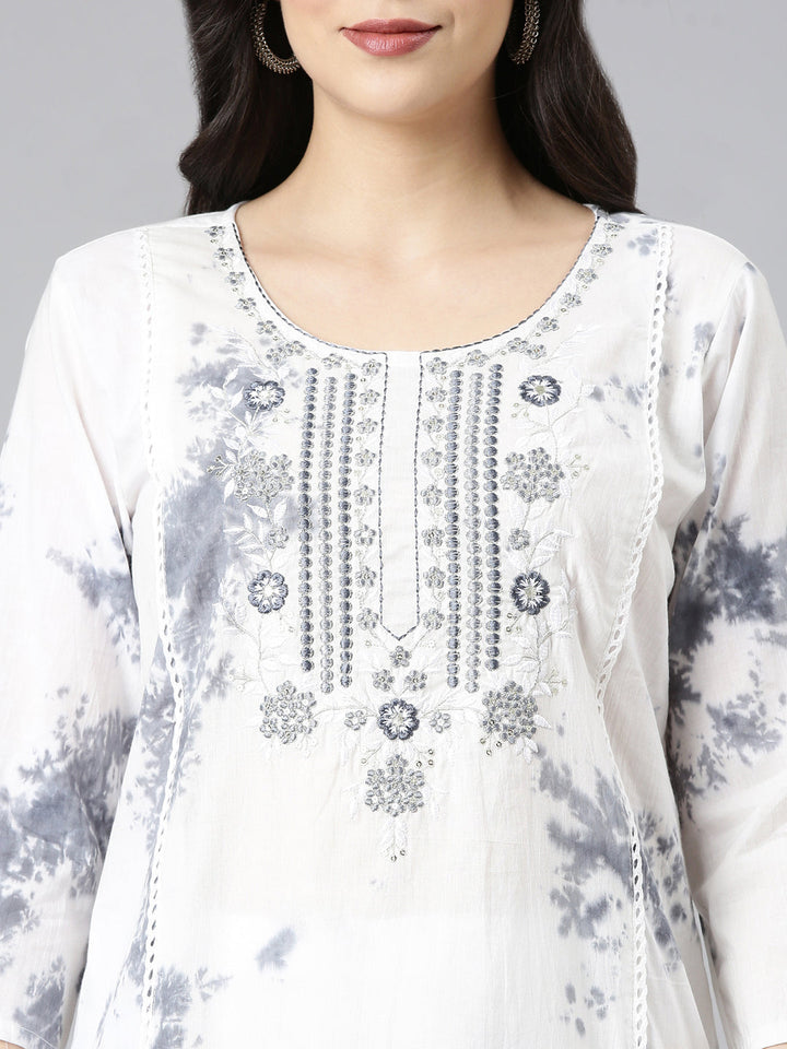 Neerus Grey cotton printed suit set - detail view 1