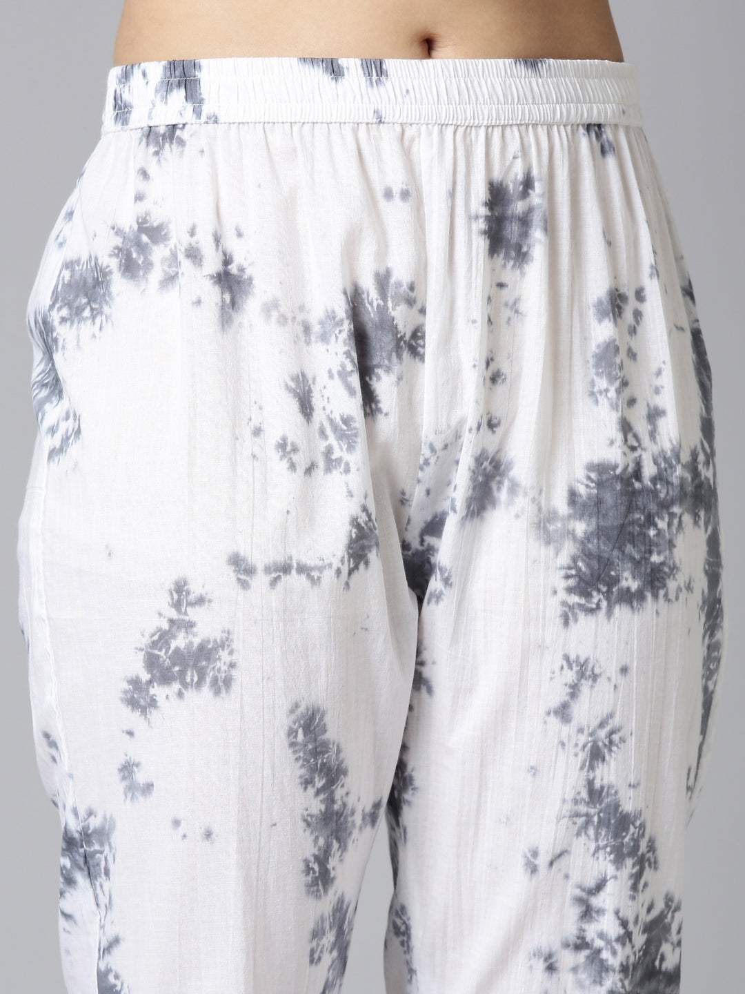 Neerus Grey cotton printed suit set - detail view 3