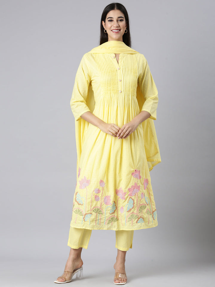 Neerus Yellow cotton solid suit set - front view
