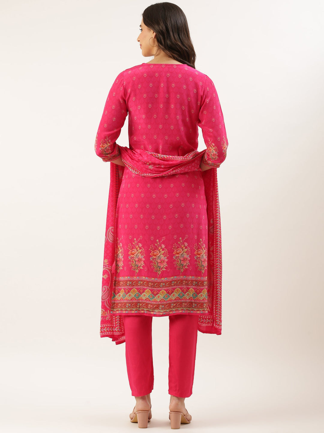 Neerus Pink crepe printed suit set - side view