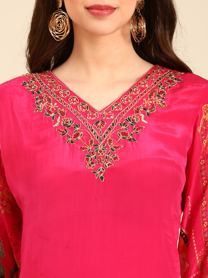 Neerus Pink rayon embellished suit set - detail view 2