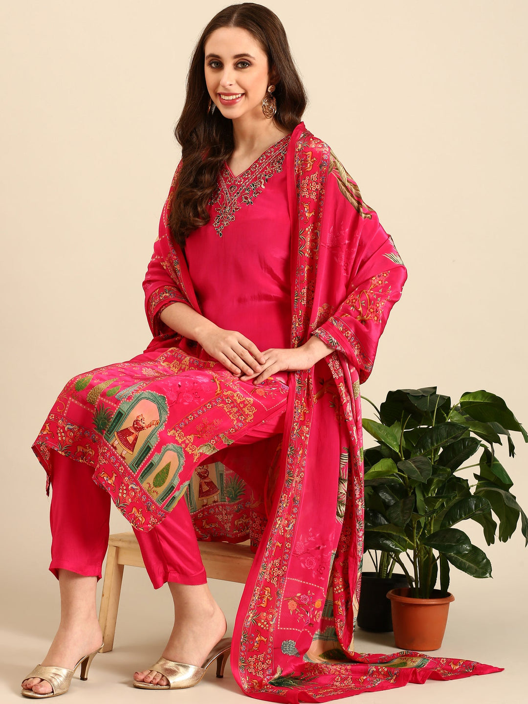 Neerus Pink rayon embellished suit set - back view