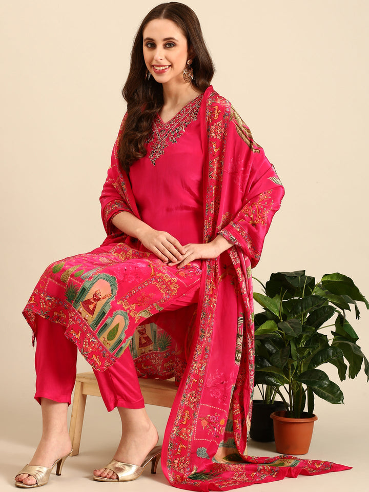 Neerus Pink rayon embellished suit set - back view