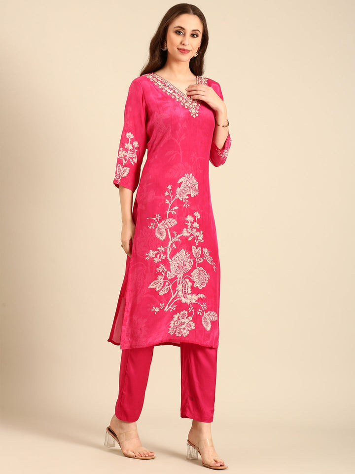 Neerus Pink crepe digital printed suit set - back view
