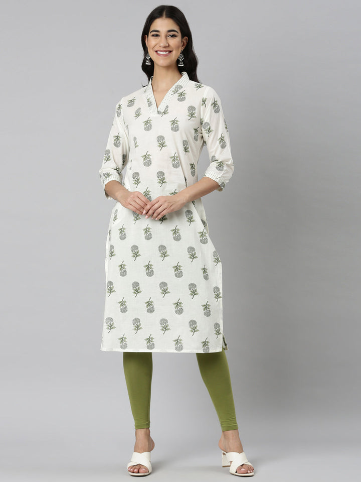 Neerus Green Casual Floral Straight Kurtas
