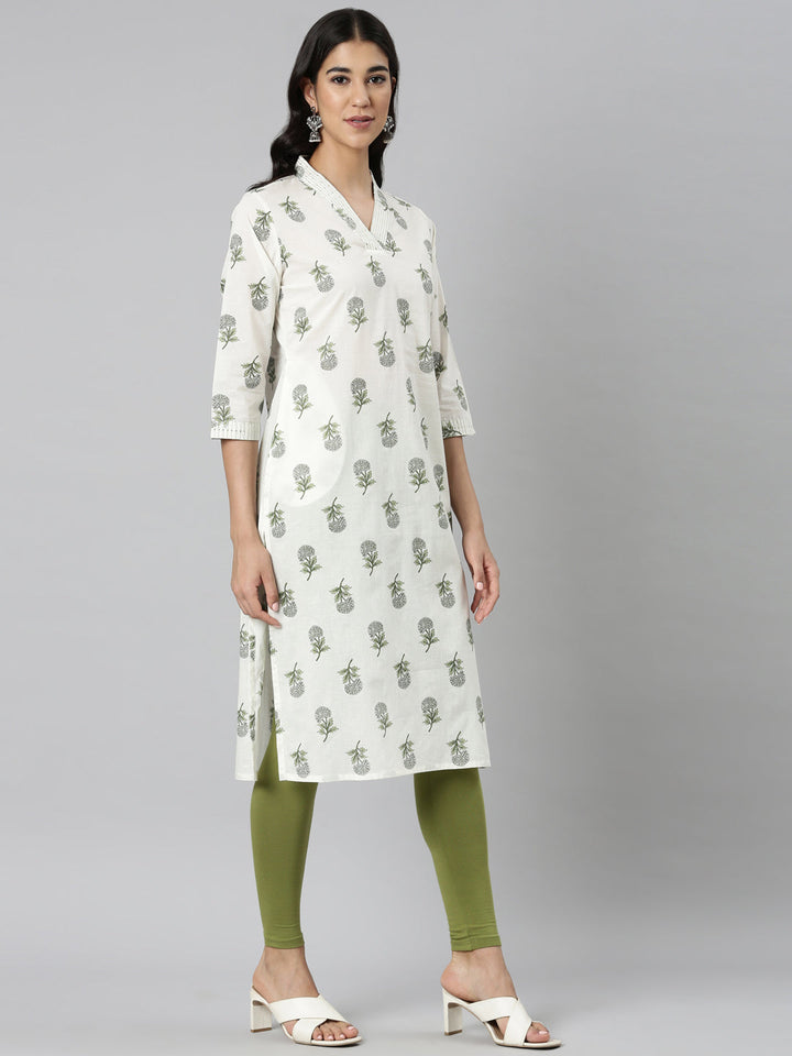 Neerus Green Casual Floral Straight Kurtas
