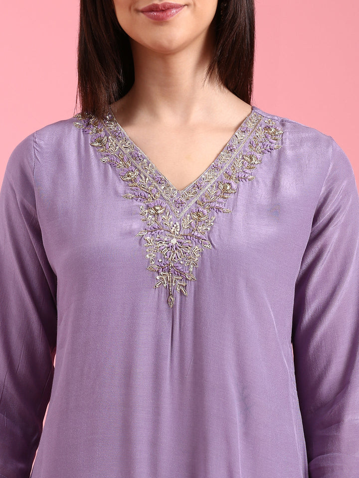 Neerus Purple viscose embroidered suit set - detail view 1