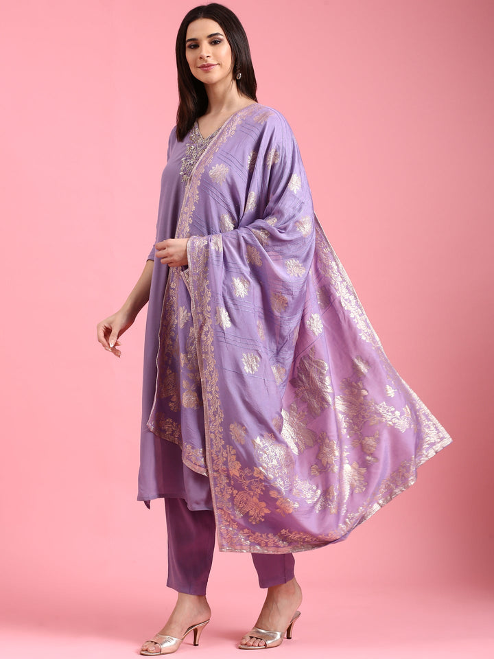 Neerus Purple viscose embroidered suit set - detail view 2