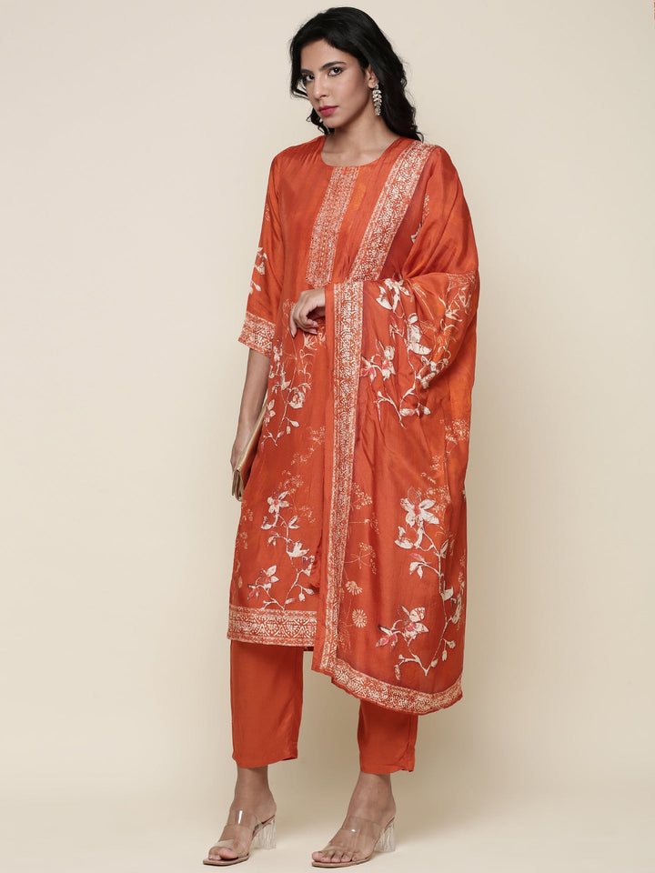 Neerus Orange silk suit set - front view