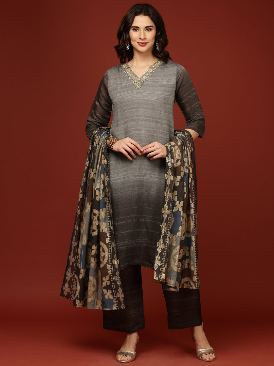Neerus Grey muslin solid suit set - front view