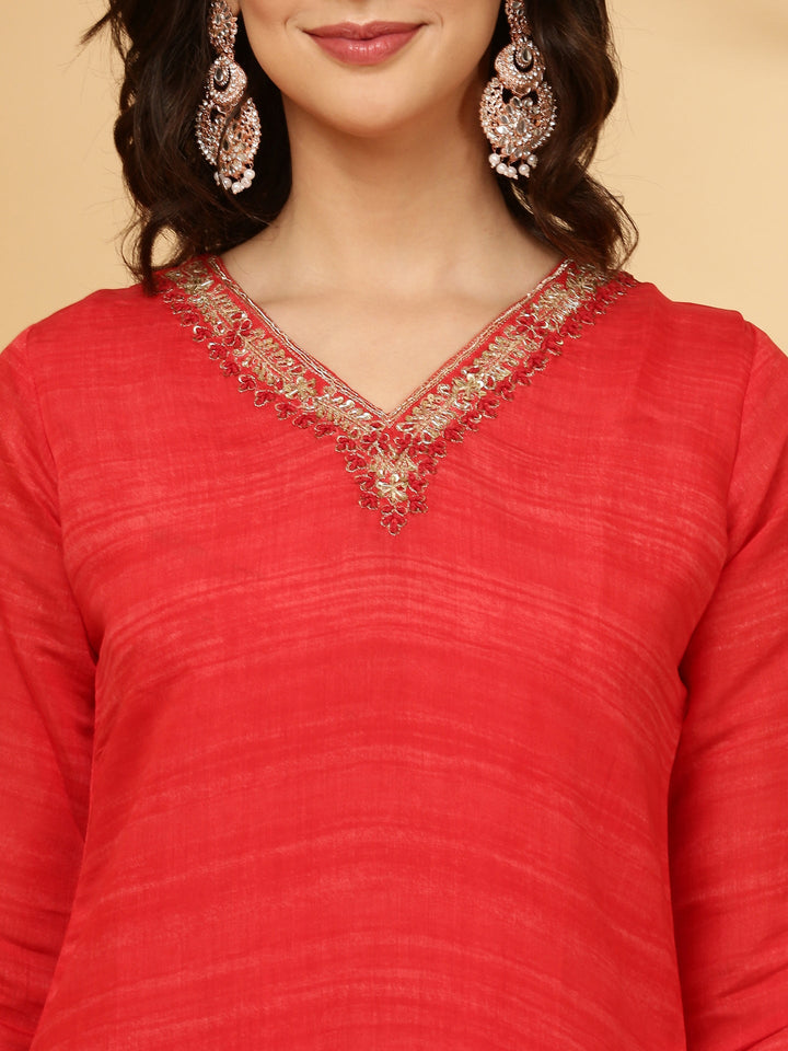 Neerus Red muslin solid suit set - detail view 1