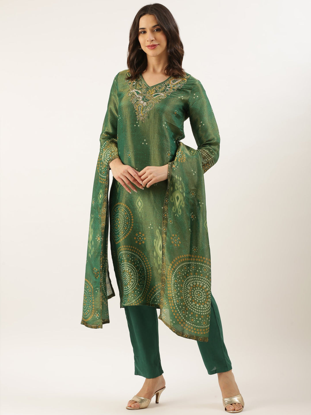 Neerus Green tissue embroidered suit set - detail view 2