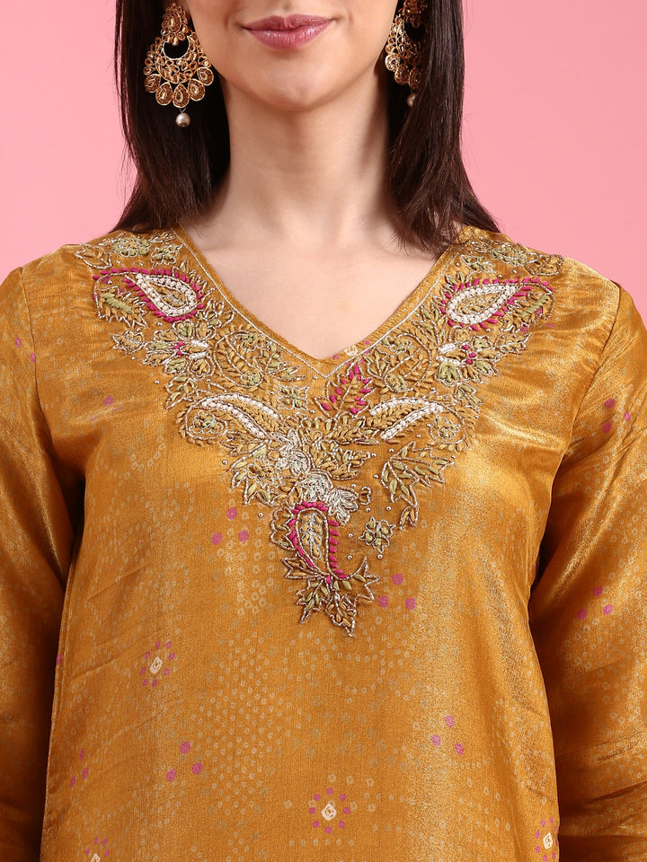 Neerus Yellow tissue embroidered suit set - detail view 1