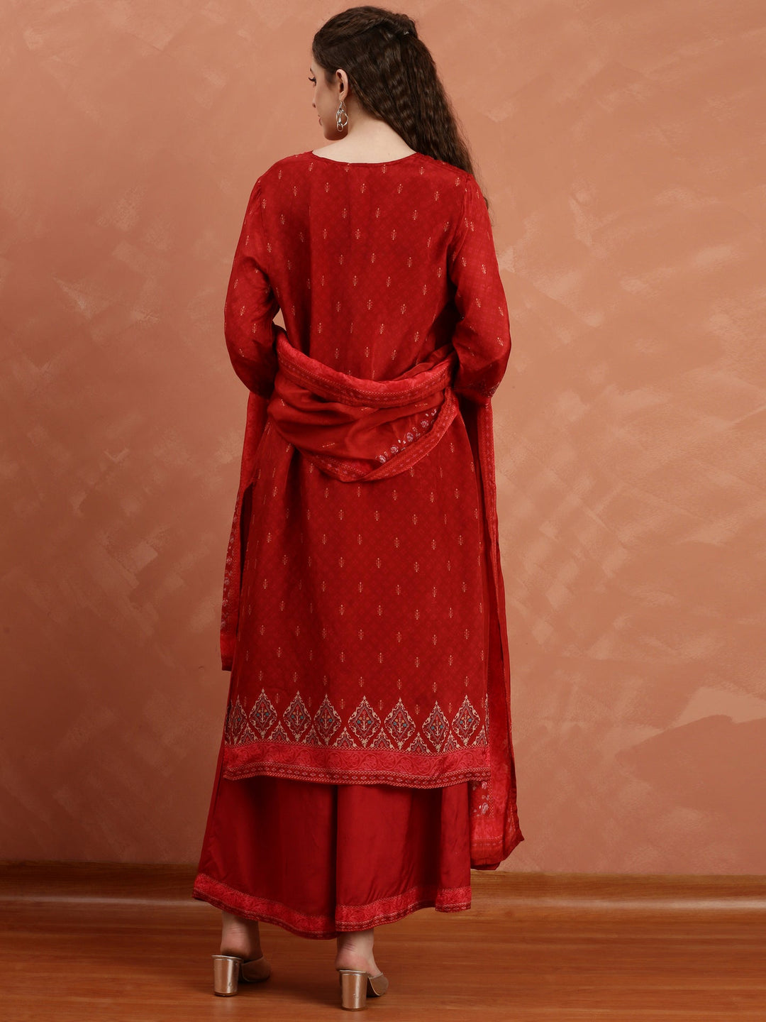 Neerus Maroon crepe printed suit set - side view