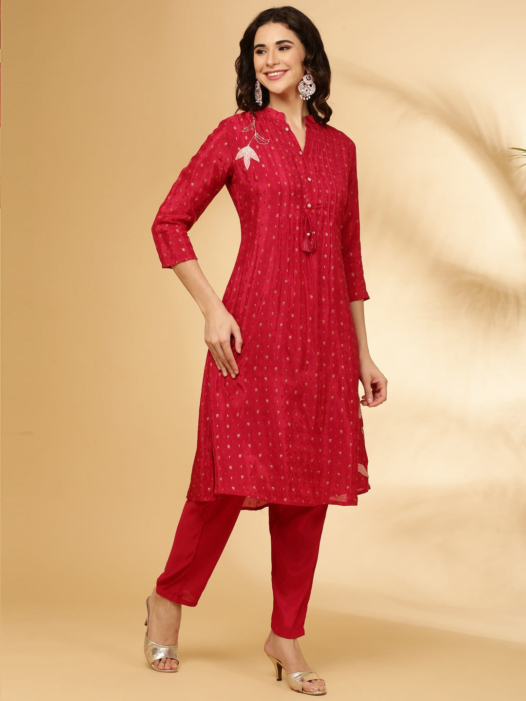 Neerus Pink crepe solid kurta set - back view