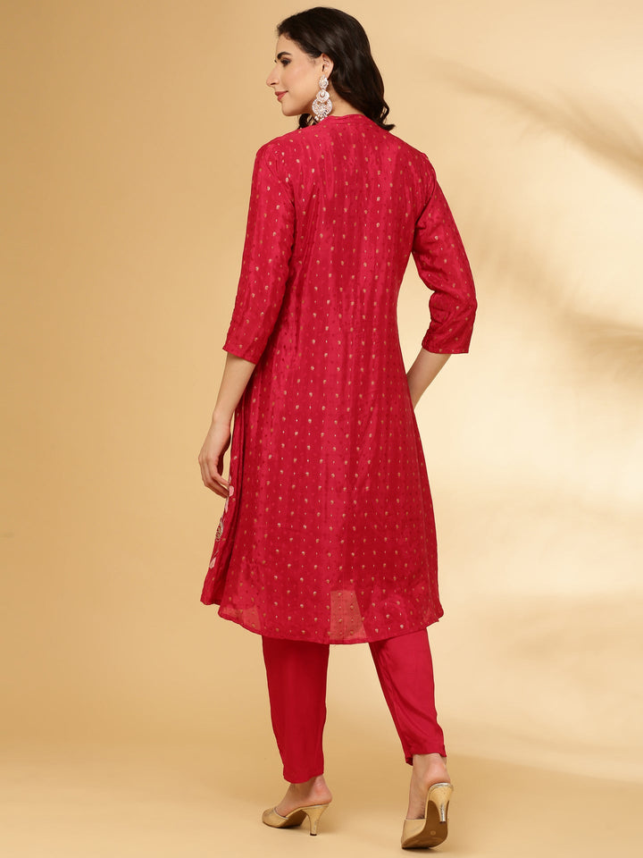 Neerus Pink crepe solid kurta set - side view