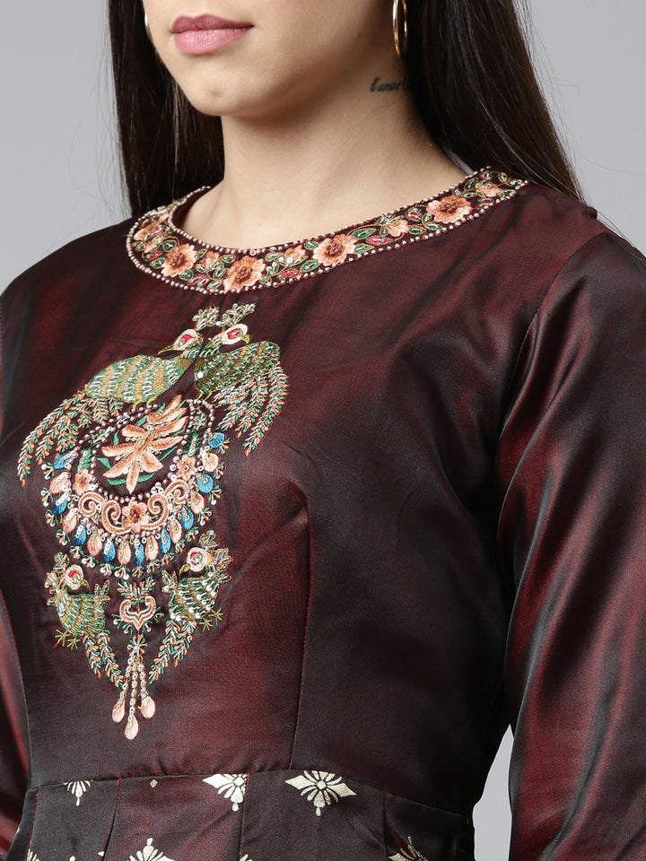Neerus Brown silk embroidered maxi dress with dupatta - detail view 5