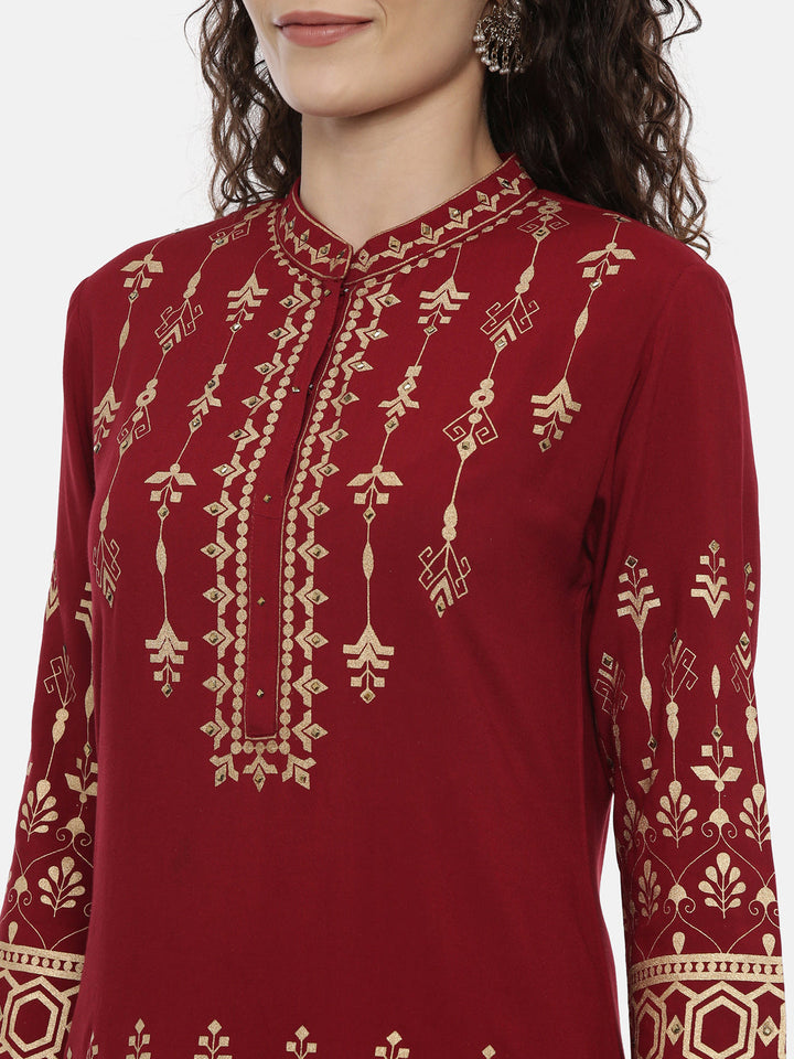 Neerus Maroon rayon printed kurti - detail view 2