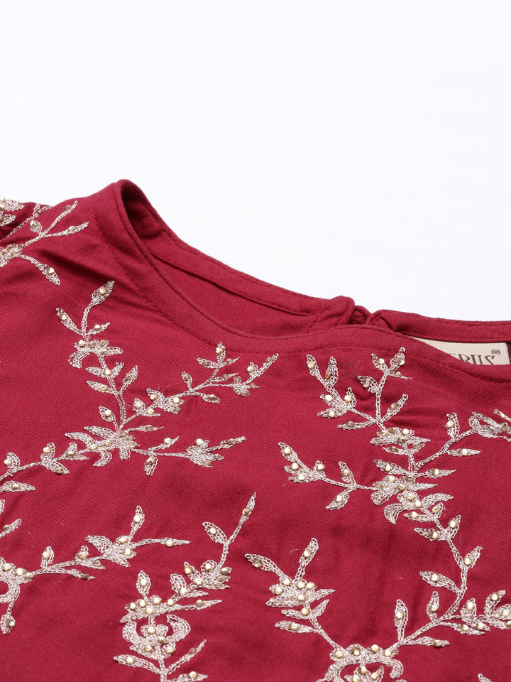 Neerus Maroon viscose rayon thread embroidered kurta - detail view 2