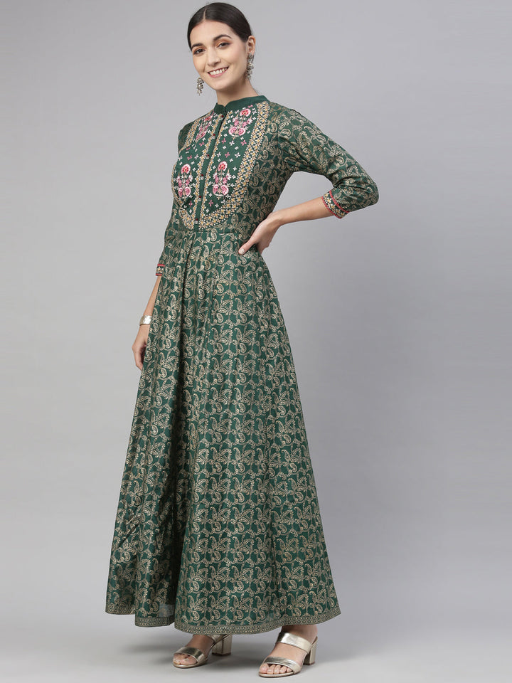 Neerus Green silk kurta set - detail view 4