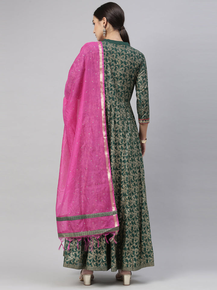 Neerus Green silk kurta set - detail view 6