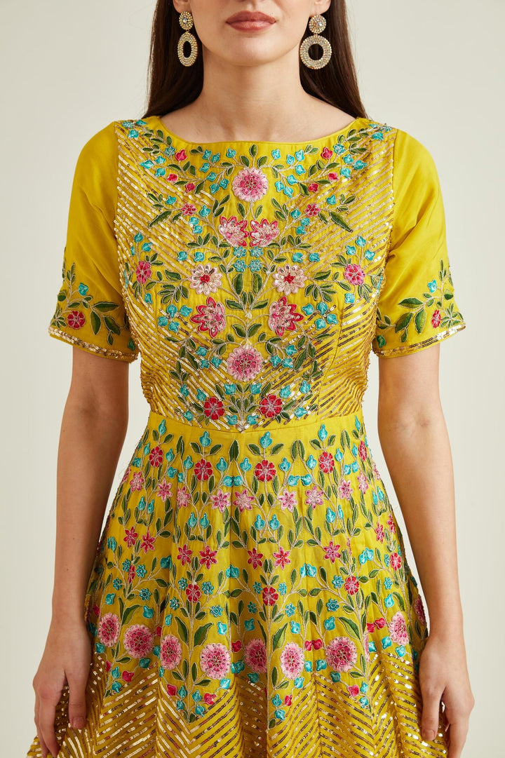 Neerus Yellow organza embellished gown - detail view 2
