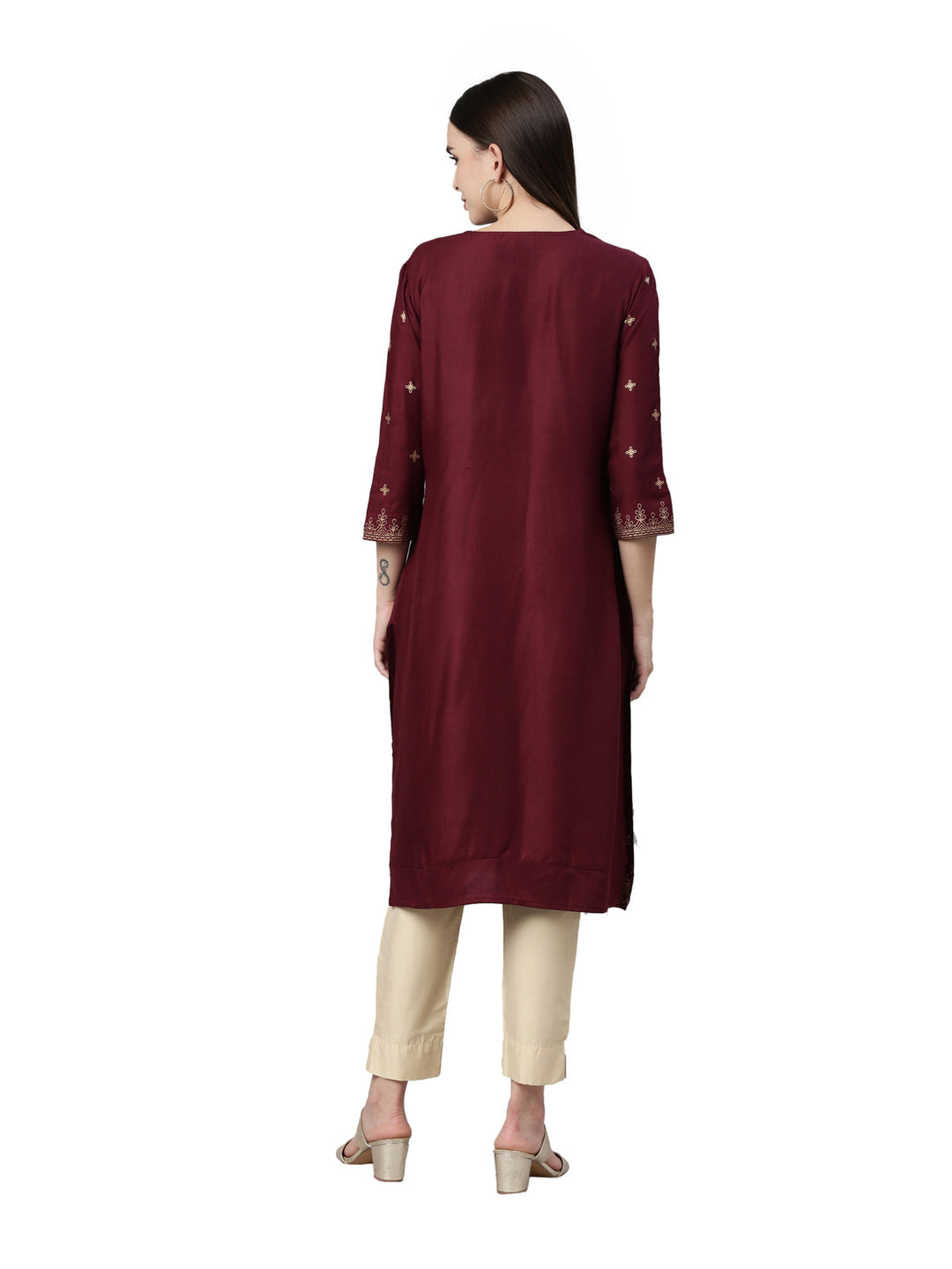 Neerus Maroon rayon straight kurta - detail view 2
