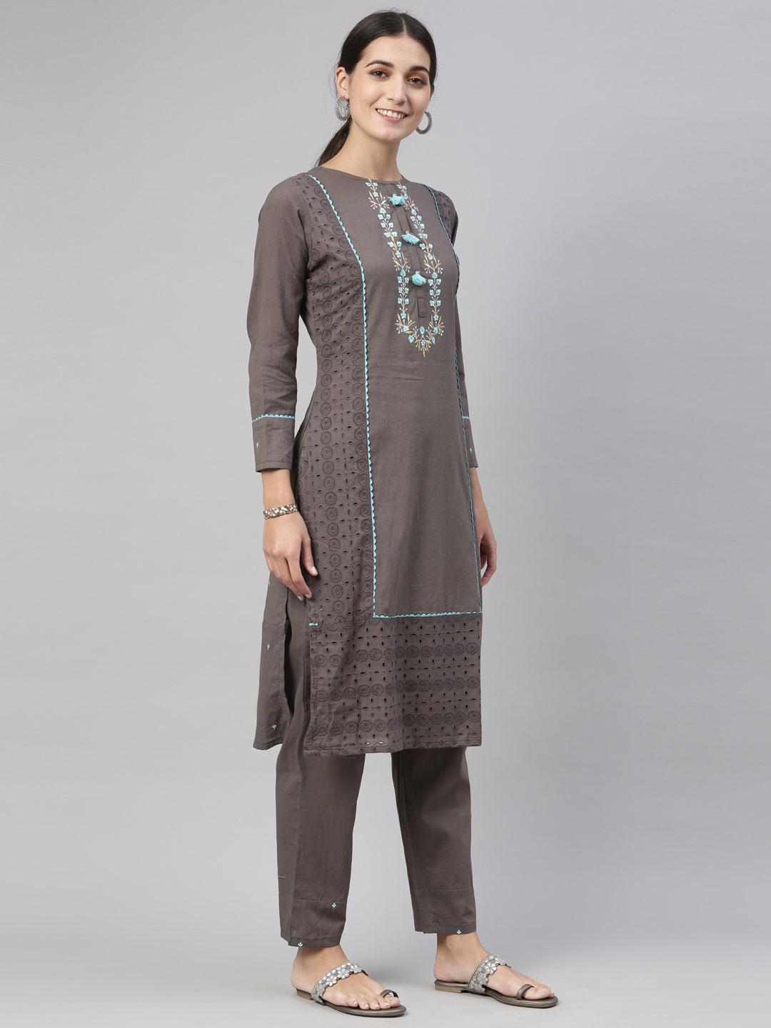 Neerus Grey cotton kurta set - detail view 3