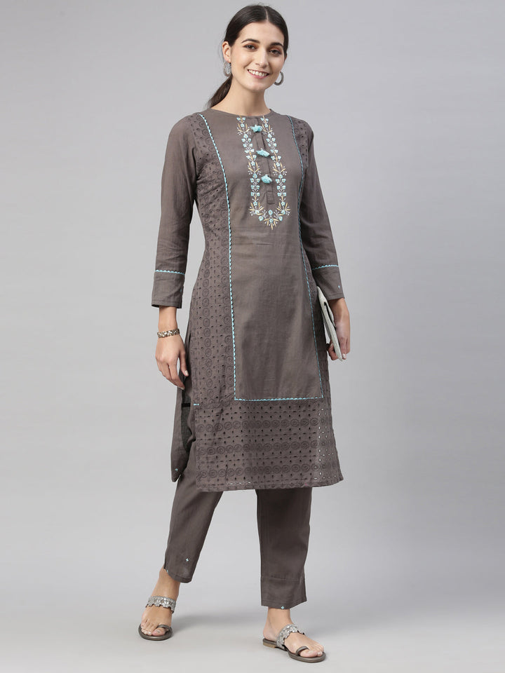 Neerus Grey cotton kurta set - detail view 5