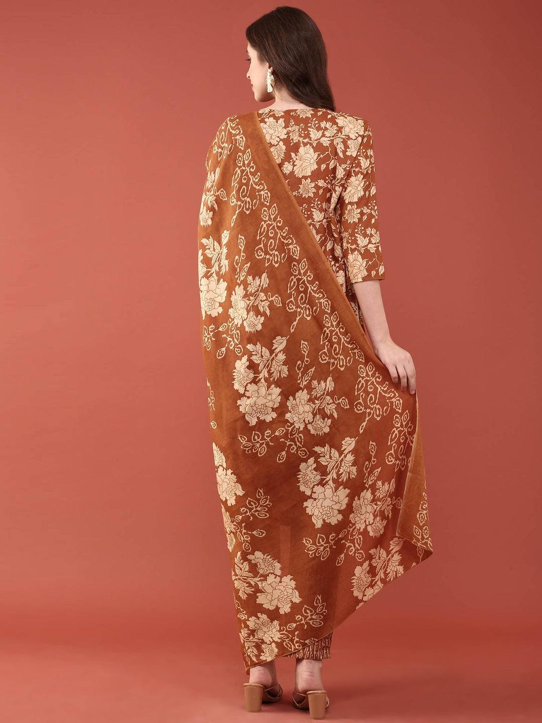 Neerus Gold modal digital printed suit set - side view