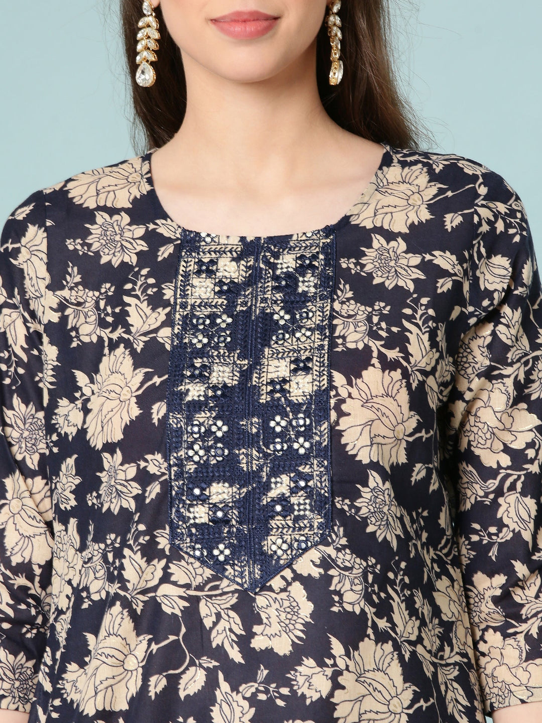 Neerus Blue modal digital printed suit set - detail view 1