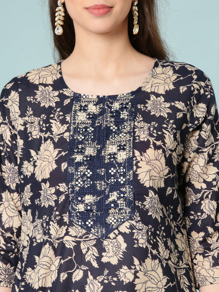 Neerus Blue modal digital printed suit set - detail view 1