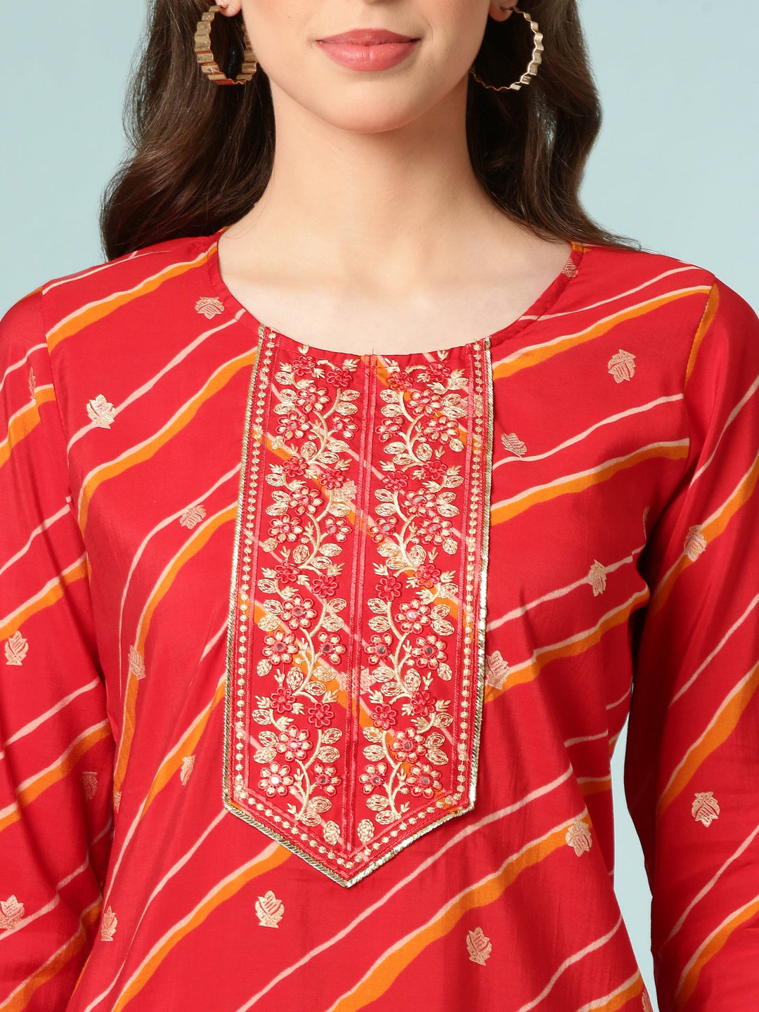 Neerus Red silk suit set - detail view 1