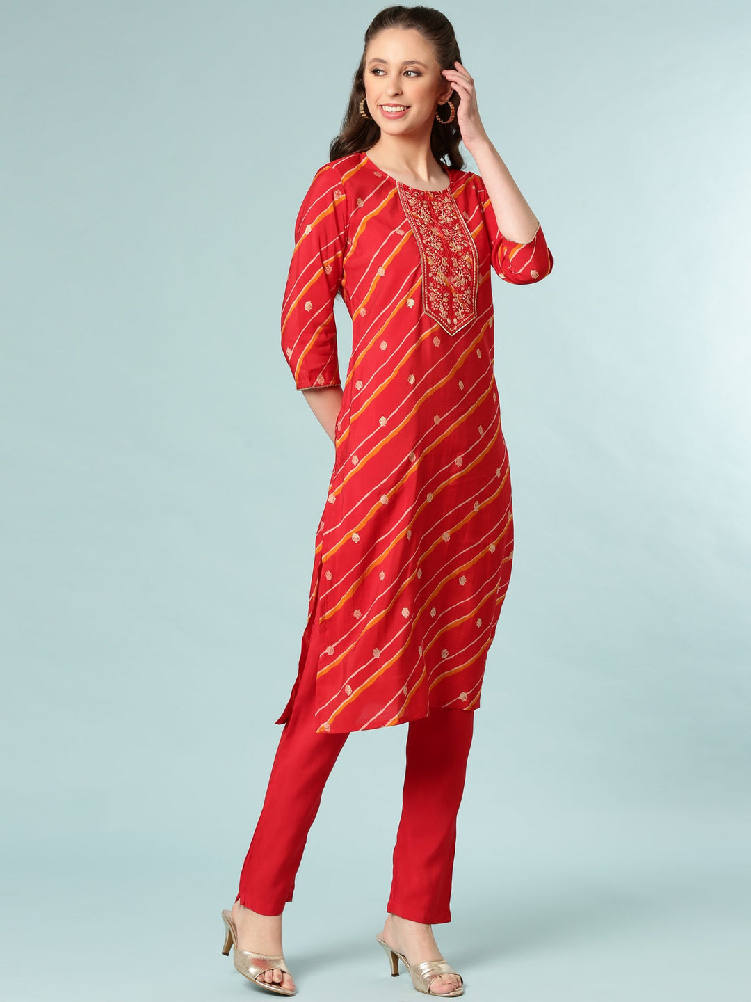 Neerus Red silk suit set - back view