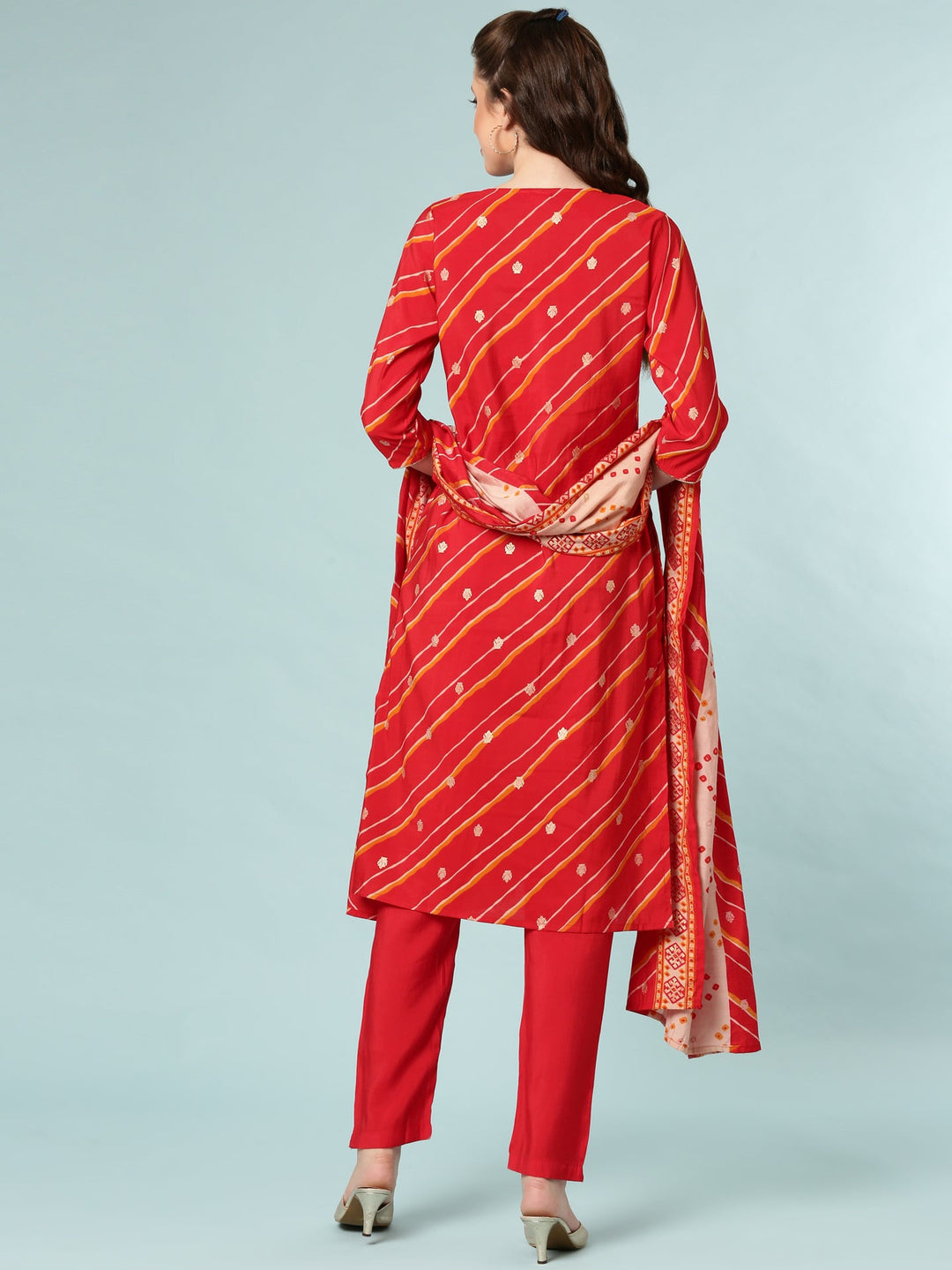 Neerus Red silk suit set - side view