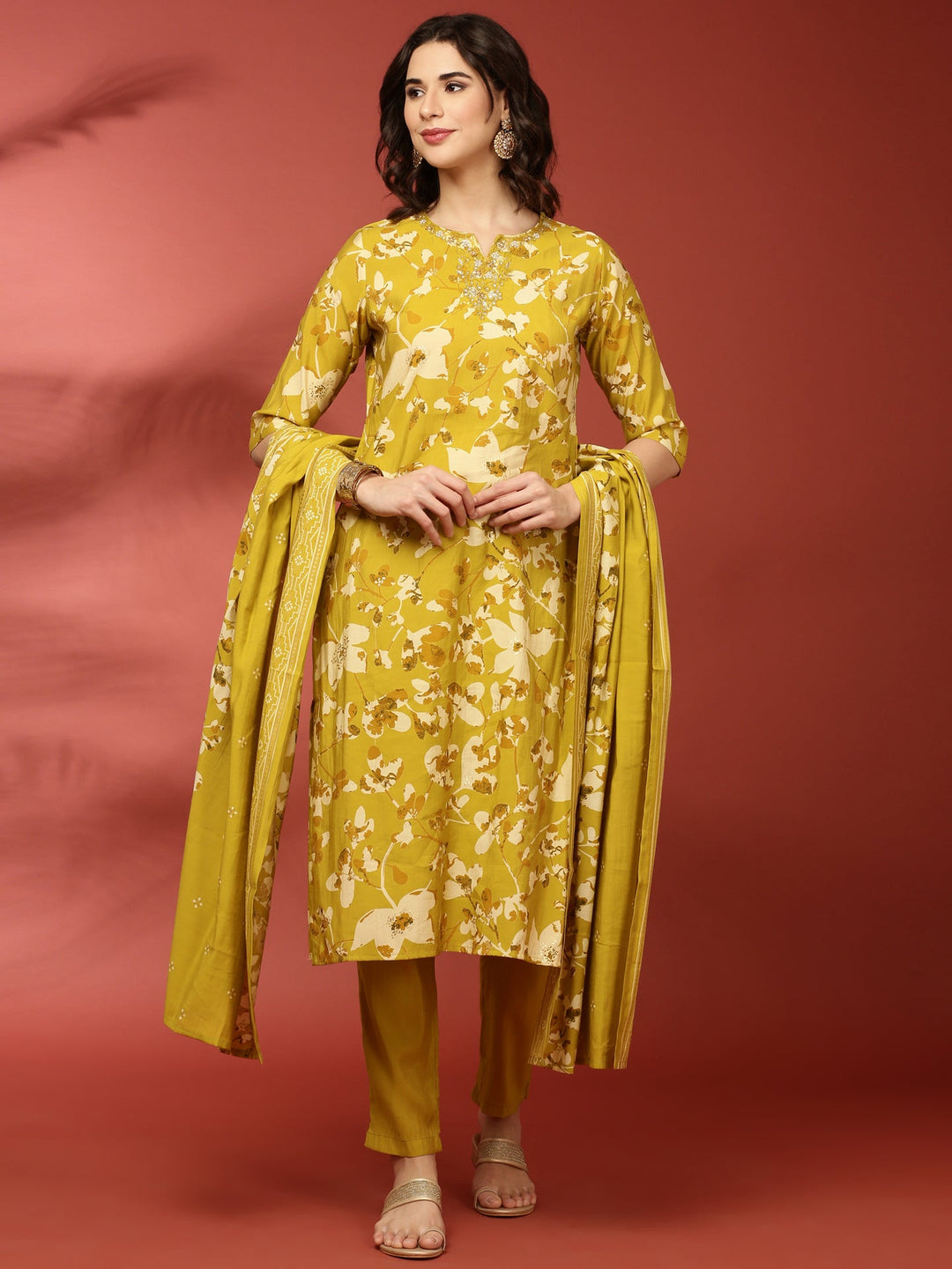 Neerus Green silk printed suit set - front view
