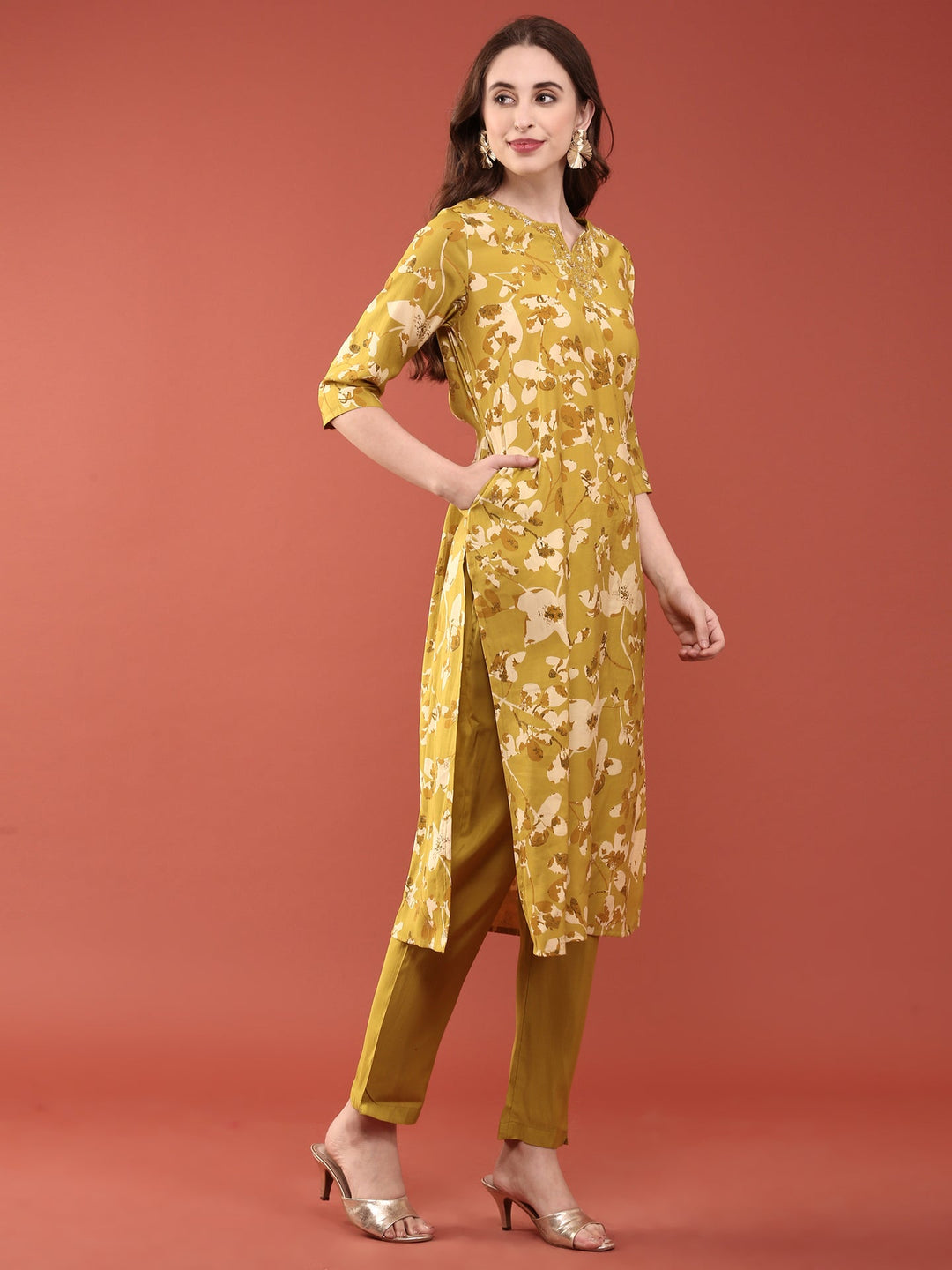 Neerus Green silk digital printed suit set - back view