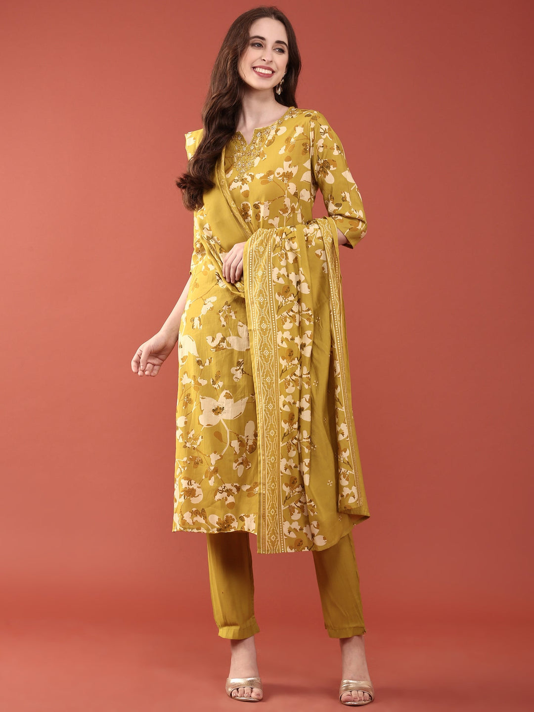 Neerus Green silk digital printed suit set - detail view 2