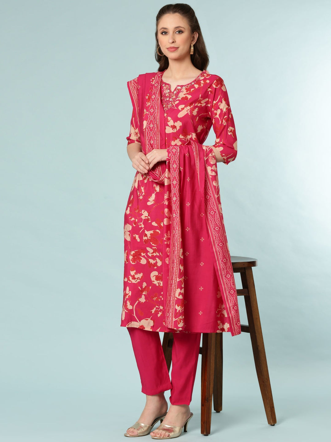 Neerus Pink silk digital printed suit set - detail view 2