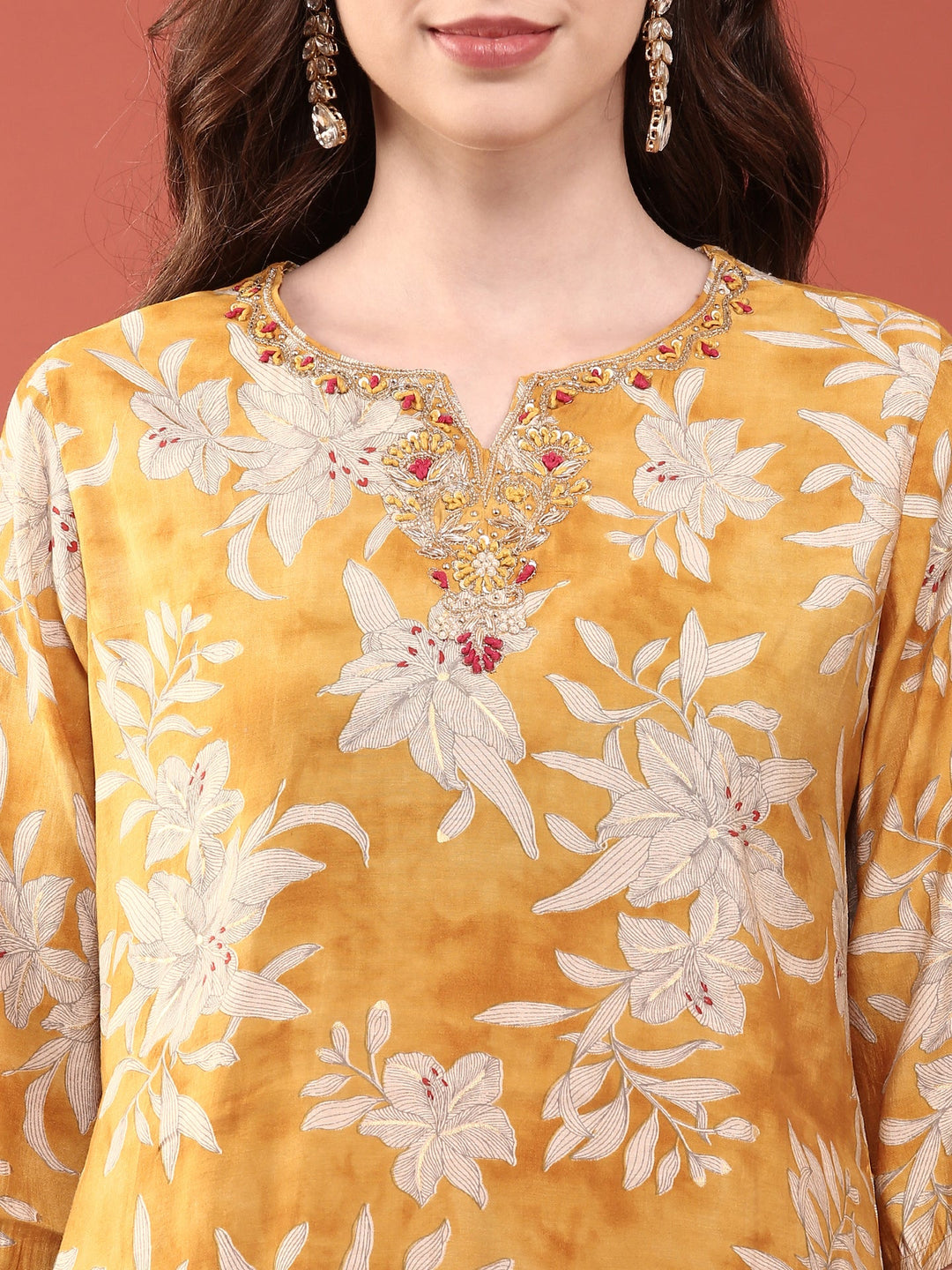 Neerus Yellow silk digital printed suit set - detail view 1