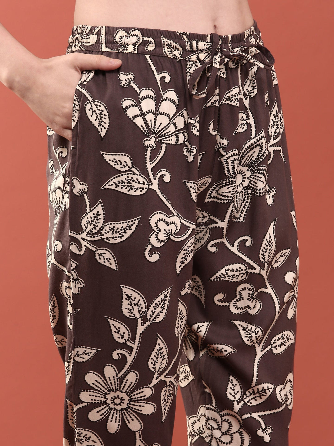 Neerus Purple rayon printed suit set - detail view 4