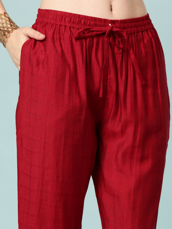 Neerus Maroon viscose rayon floral printed suit set - detail view 4