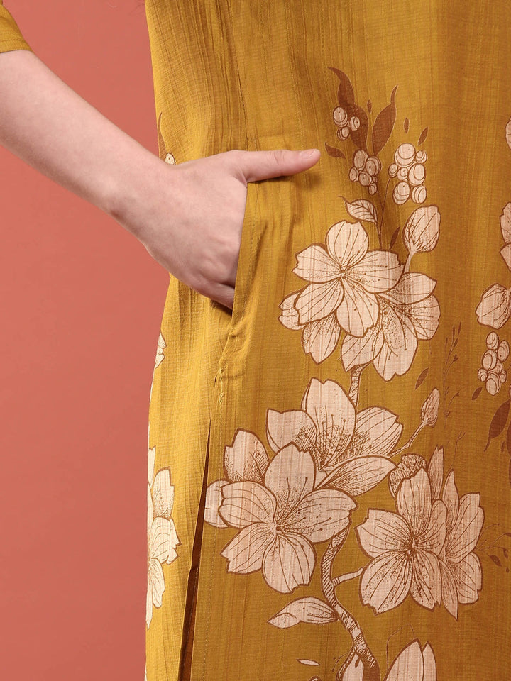 Neerus Green viscose rayon floral printed suit set - detail view 3