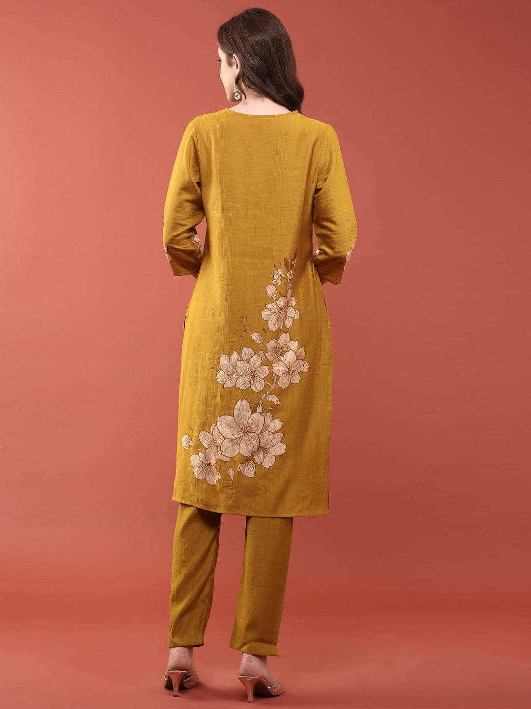 Neerus Green viscose rayon floral printed suit set - side view