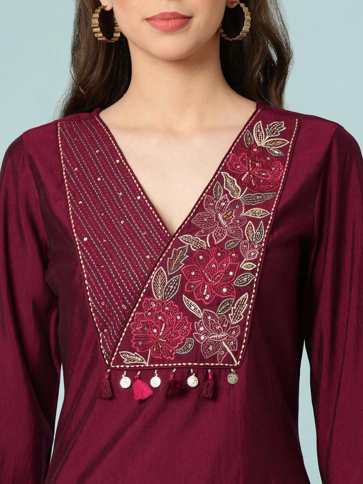 Neerus Maroon silk ethnic suit set - detail view 1
