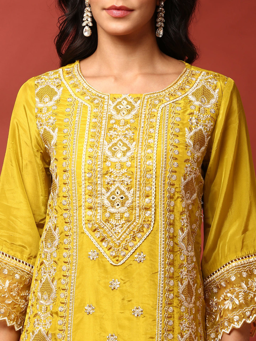 Neerus Green Muslin Embroidered Suit Set - detail view 2