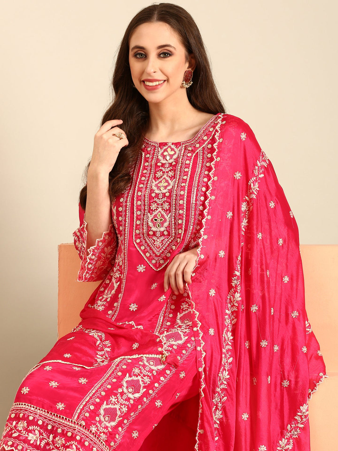 Neerus Pink muslin thread embroidered suit set - back view