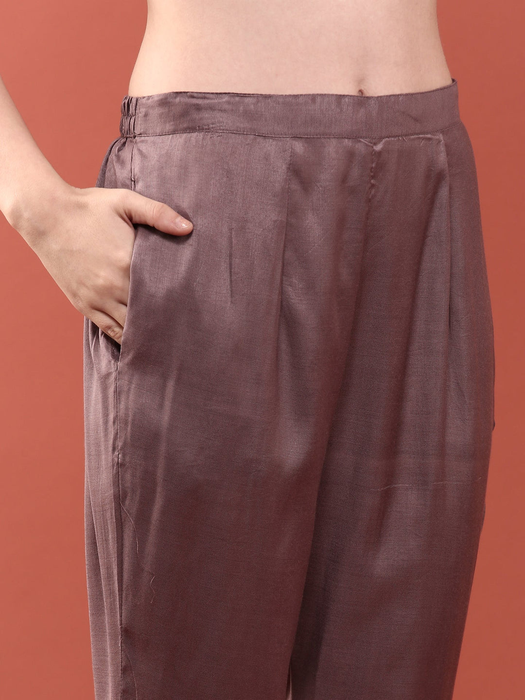 Neerus Purple chinon solid suit set - detail view 3